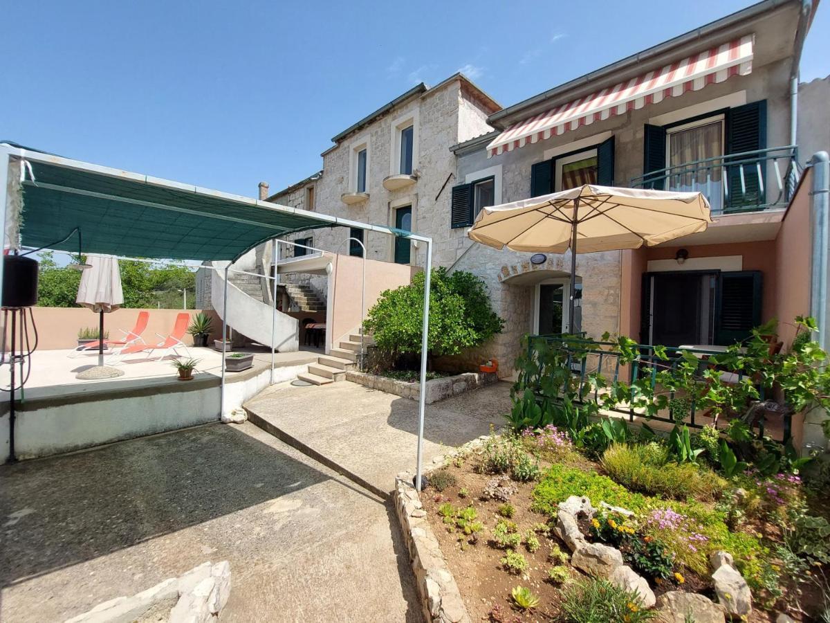 Holiday Home Oliva Bilice Luaran gambar